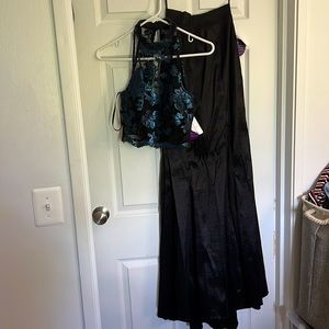 NWT Windsor, crop top and skirt